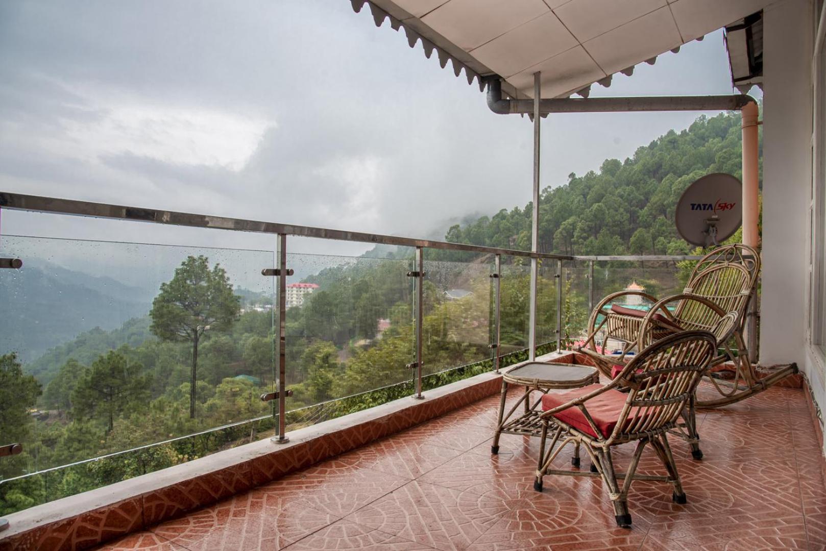 Kasauli Edge Apt With Balcony Exteriör bild